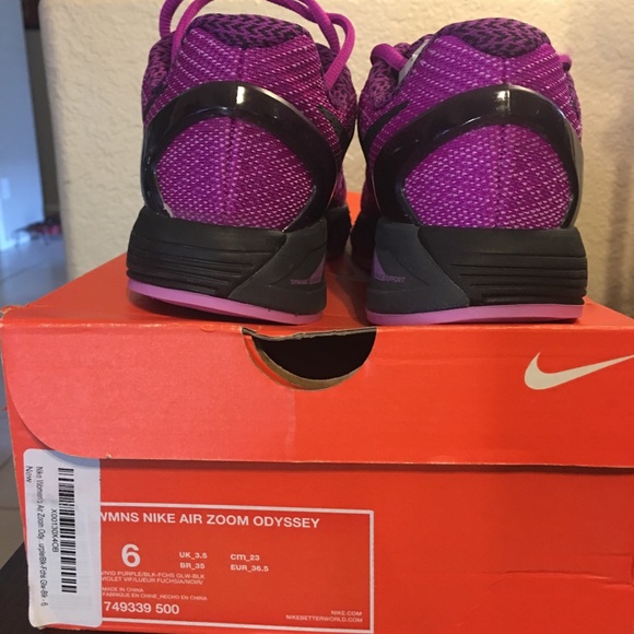Nike Air Zoom Odyssey women’s running shoes - Picture 2 of 3